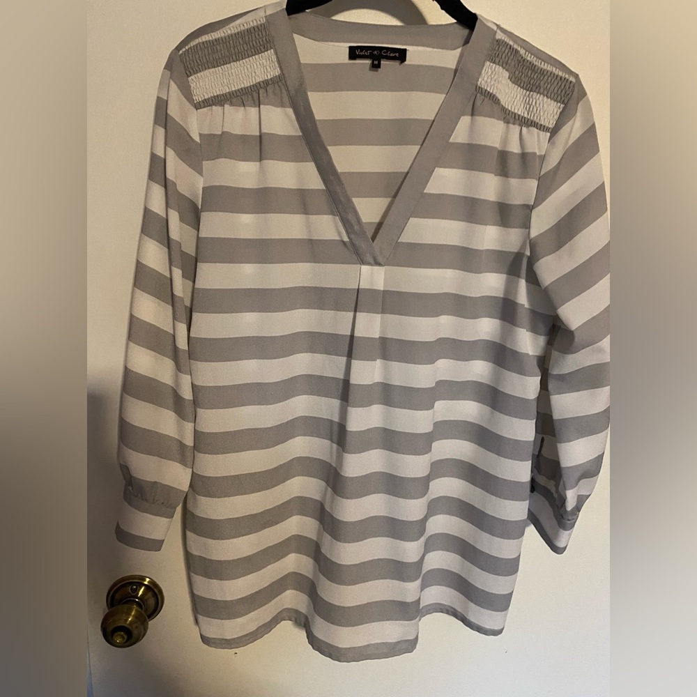 Violet & Claire Gray & White Striped Blouse